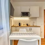 Barka Apartment *